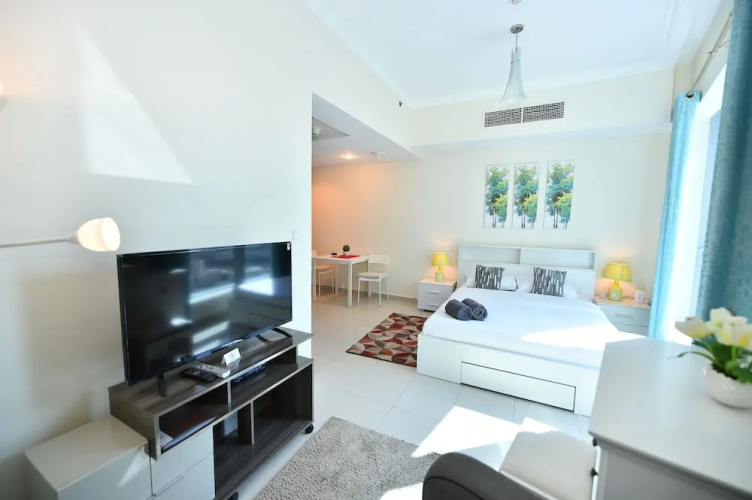 RYN - Dubai Marina Studio with balcony
