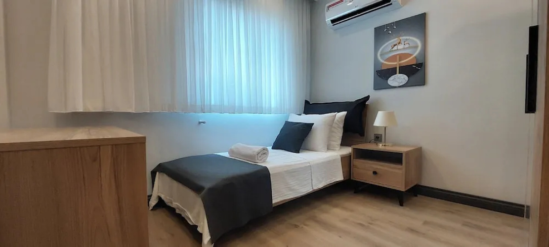 New Flat Large Living Space 4 Close to Lara Beach