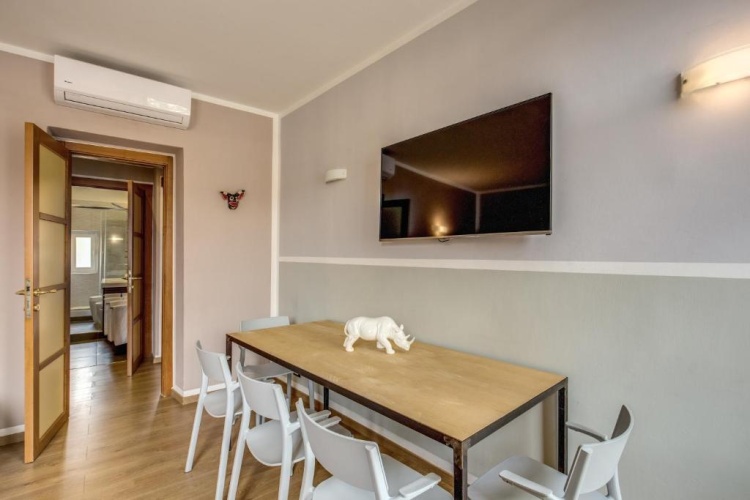 2 Bedrooms Apartment