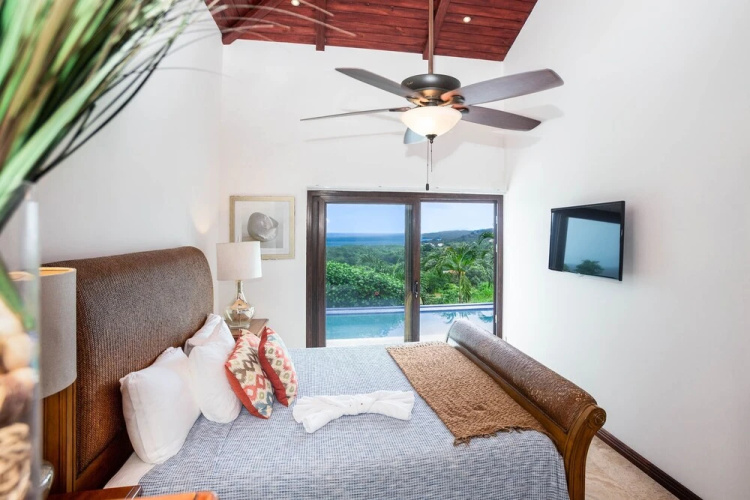 Pristine Bay Villa 1304 with large pool - 3 bedroom 3 Condo by RedAwning