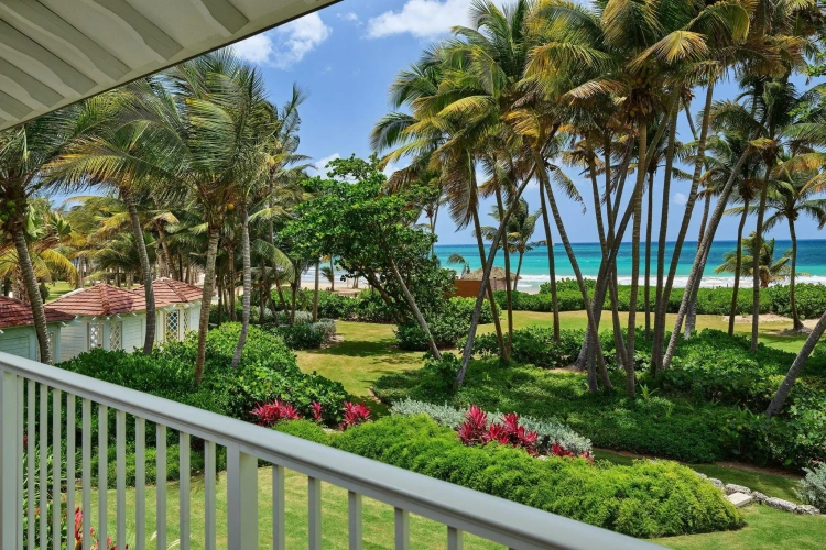 Standard Double room with balcony and oceanfront