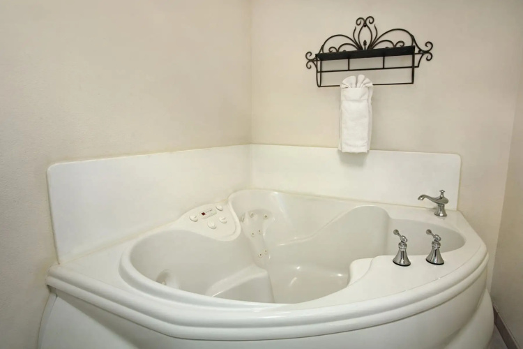 Red Lion Inn & Suites Lemoore
