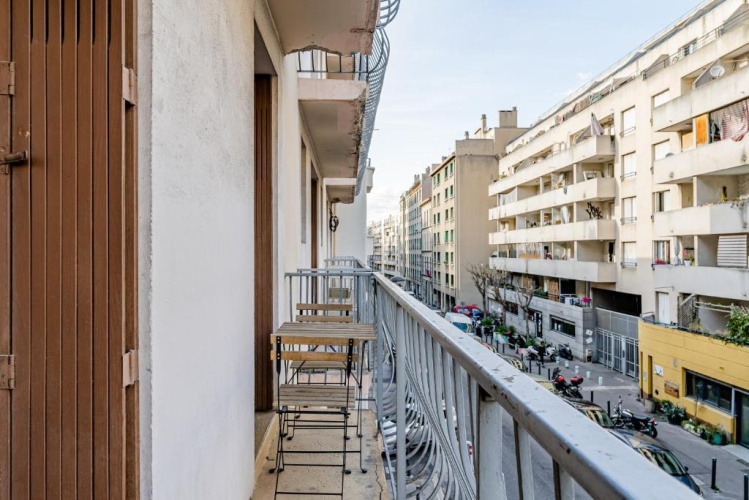 3 Bedrooms Apartment