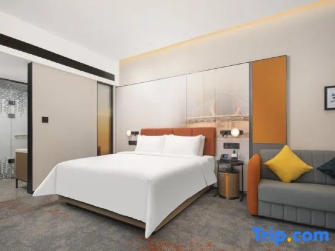 Deluxe Double room with city view