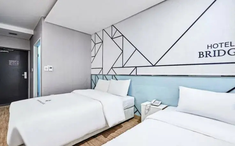 Hotel Bridge