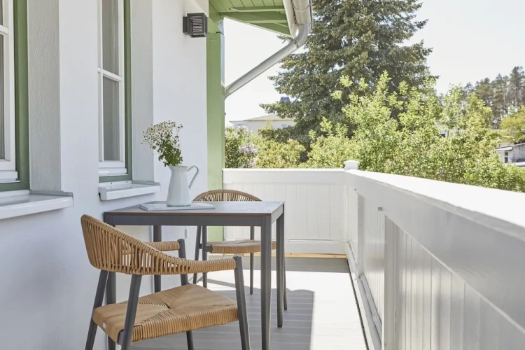 Apartment with balcony