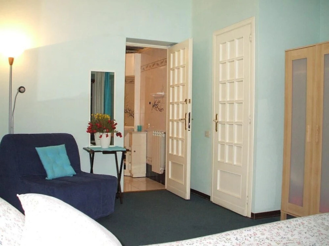 Leone Guesthouse