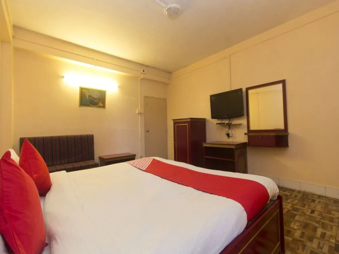 OYO 12192 Hotel Polok