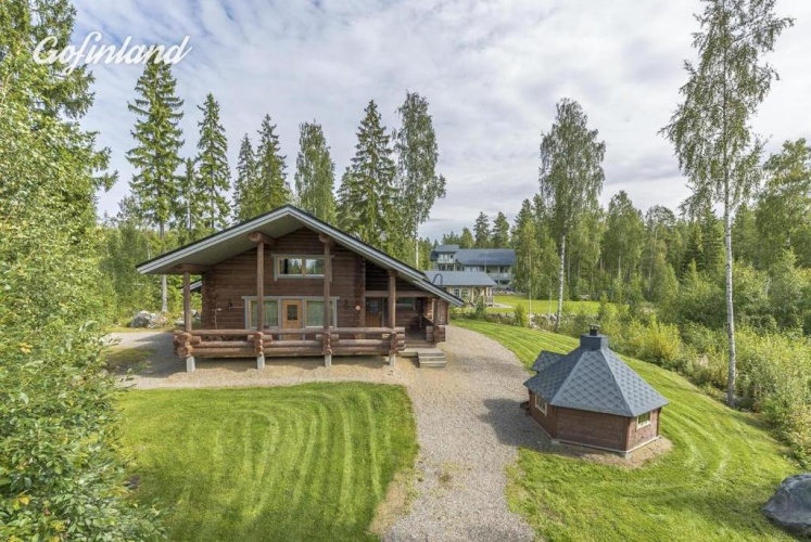 4 Bedrooms Cottage