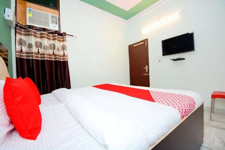 Oyo 38123 Jb Inn