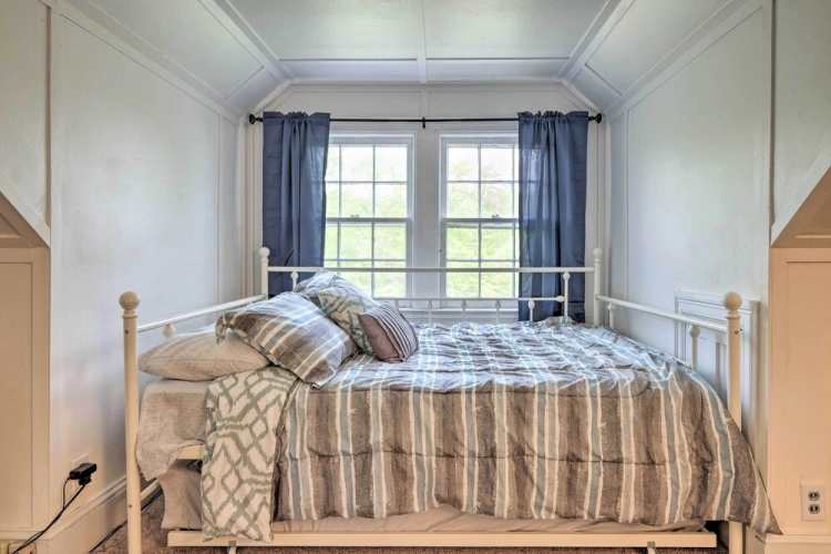 4 Bedrooms Cottage