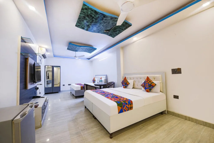 Fabhotel Capital Inn