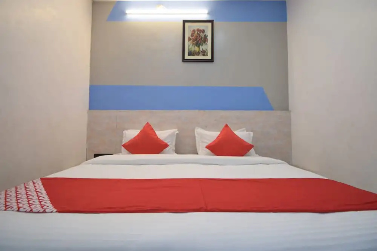 OYO Flagship 18321 Hotel Royal Sanj