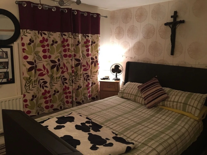 139 Breckside Park Guest House