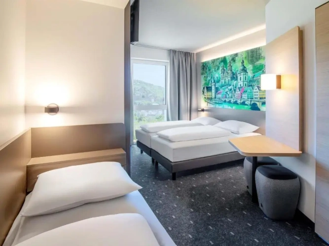 Standard Triple room