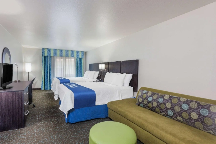 Quadruple Suite