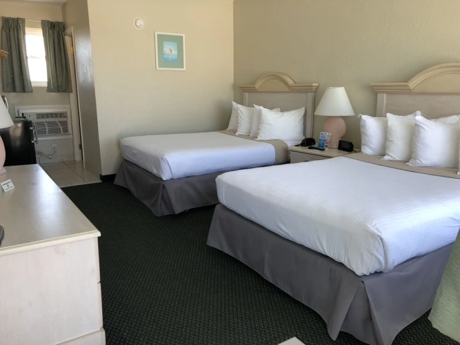 Standard Quadruple room with view