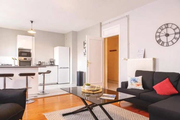 3 Bedrooms Apartment