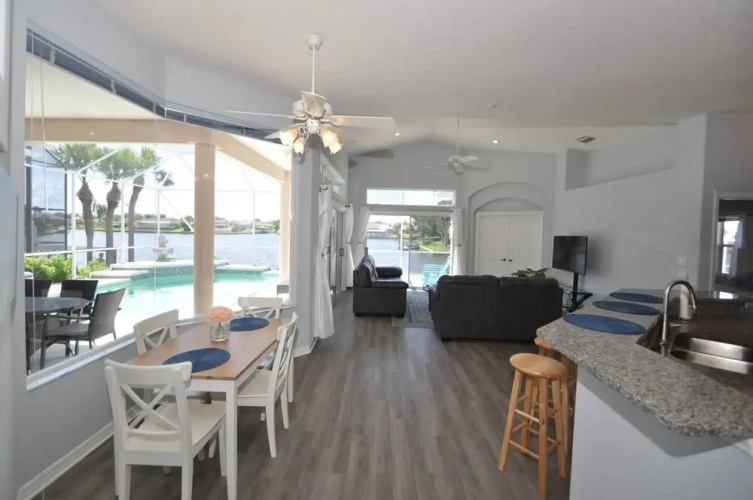 Canal Home w Heated Pool Dock