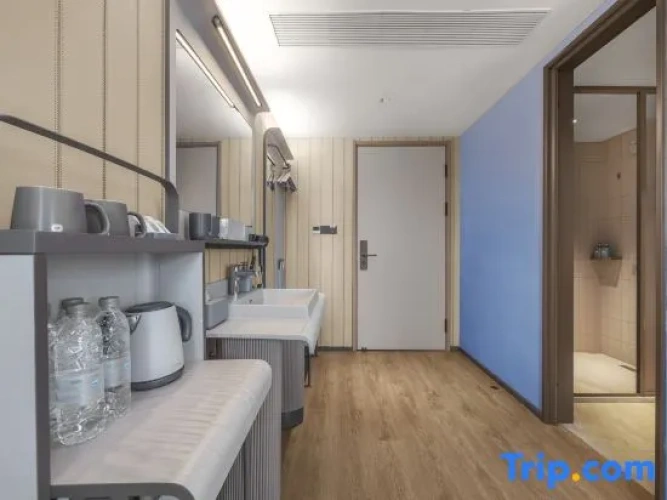 Standard Double room with lake view