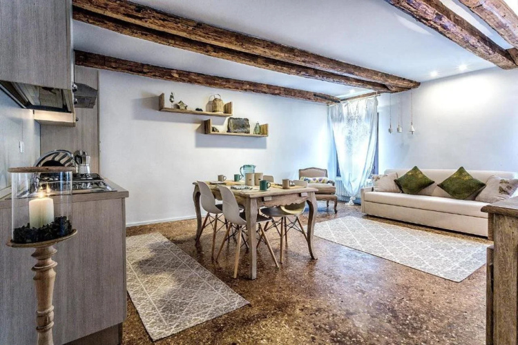 Venice Dream House Figaro