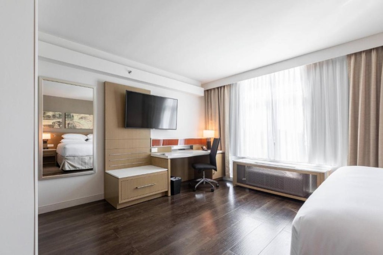 Standard room with courtyard view