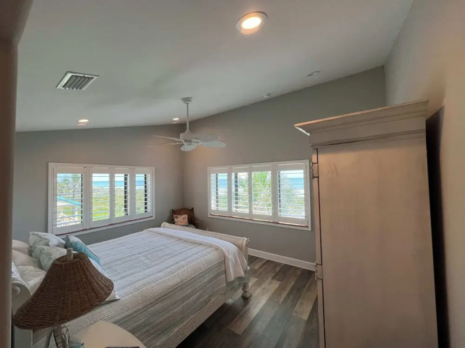 Ocean Bliss: 3BR Mod Haven, St. Aug