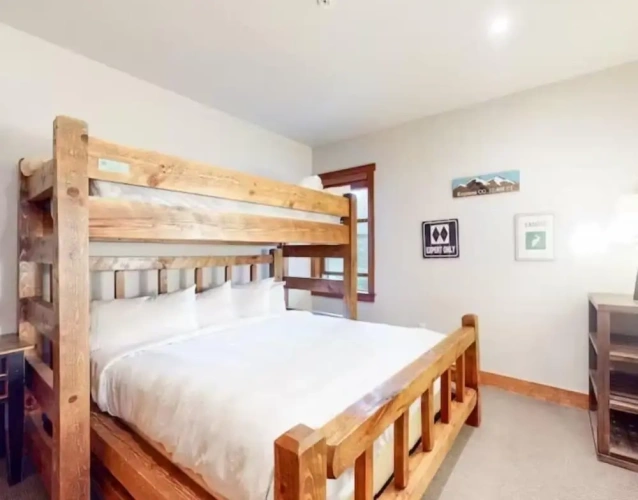 4 Bedrooms Cottage