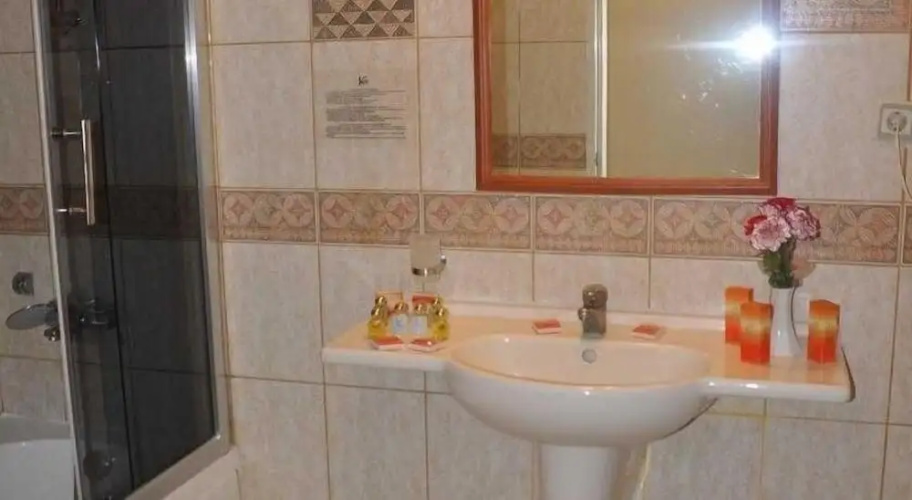 Ozden Eren Hotel