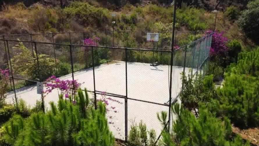 2 Bed Flat - Sleeps 6 - Pets - Pool - Smoking