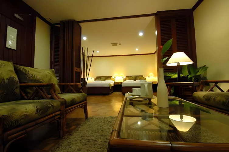 Oasis Hotel