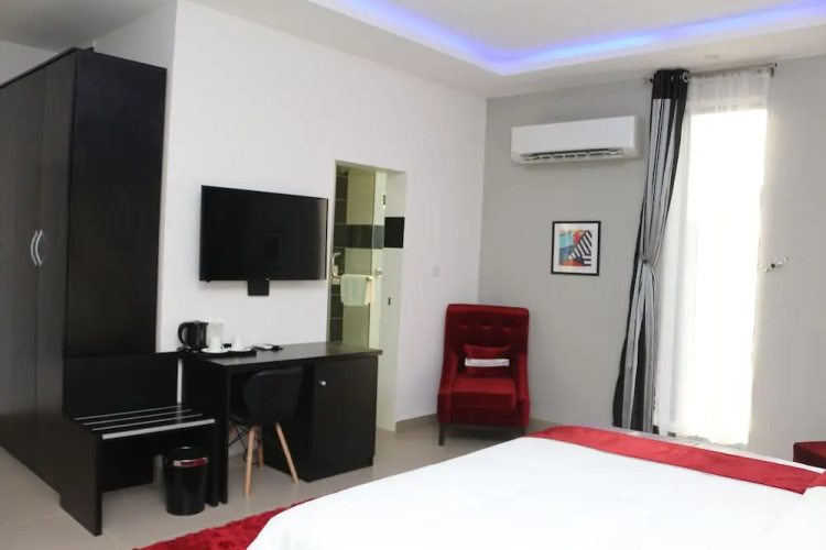 Mayhill Hotel