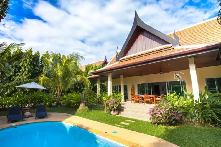 2 Bedrooms Villa