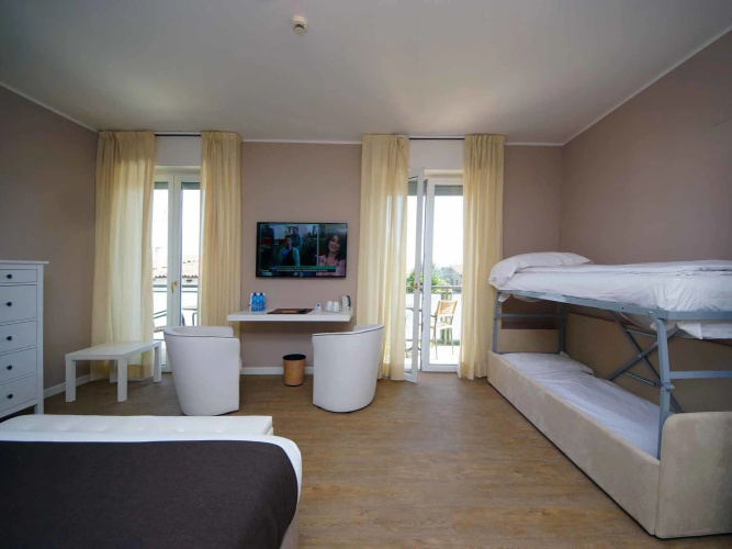 Hotel Clarin 14 by Dori