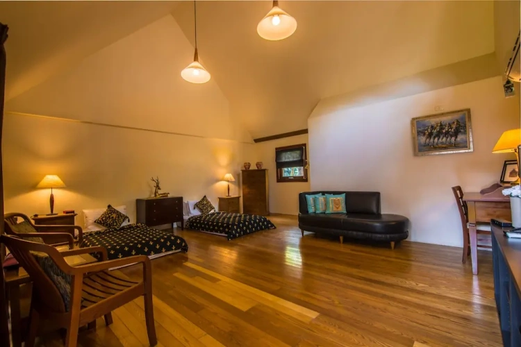 4 Bedrooms Villa