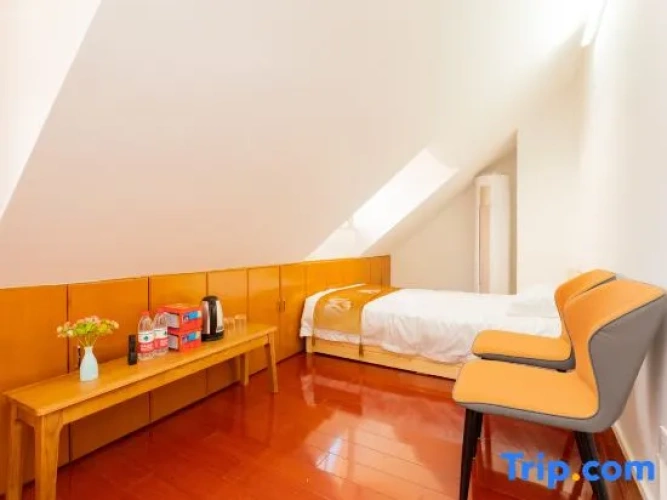 5 Bedrooms Villa