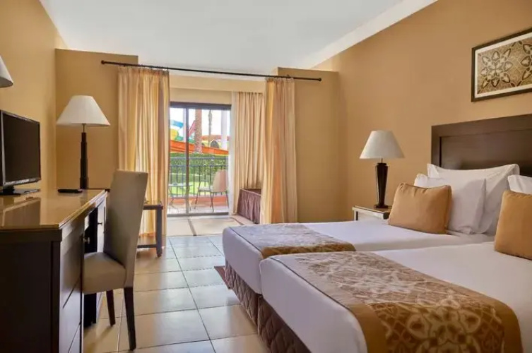 Family Twin room with garden view