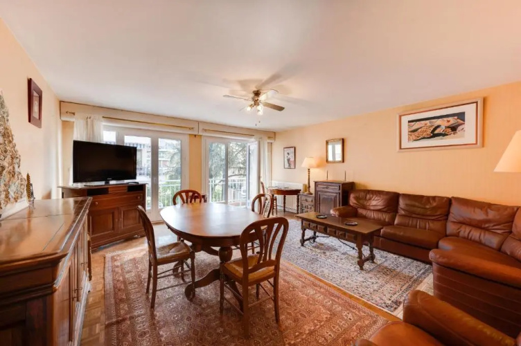 85 m2, calme , parking, centre ville