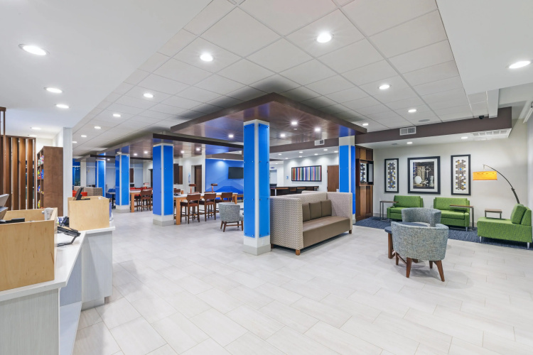 Holiday Inn Exp Stes Purcell by IHG