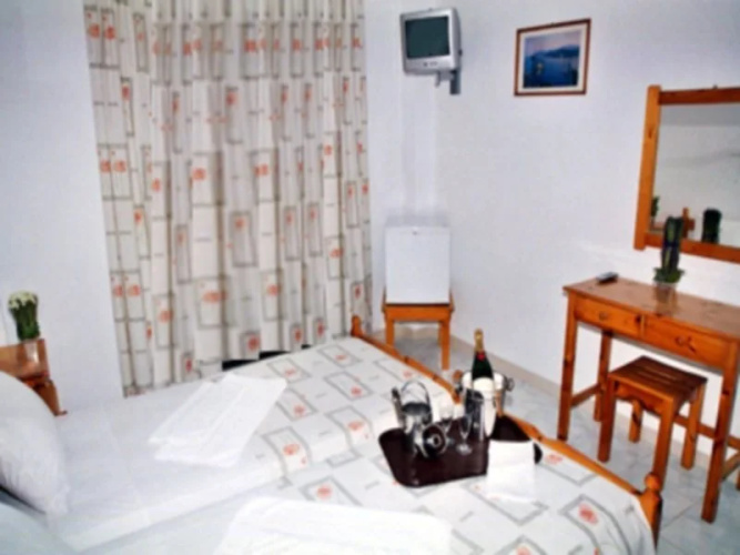 Hotel Prassino Nissi