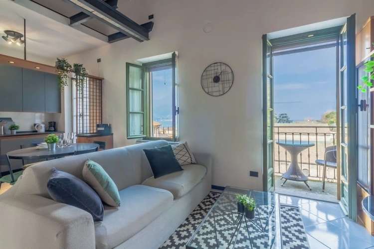 Apartment with balcony and with partial view