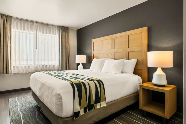 Deluxe Double Suite