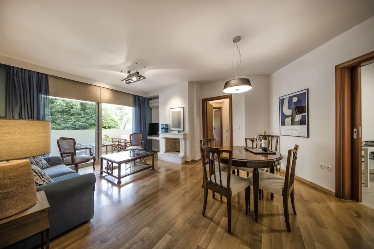 Two Bedroom apt 2' to Acropolis museum