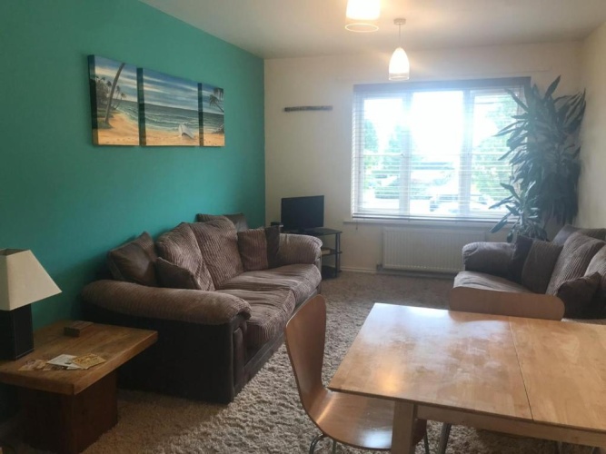 2 Bedrooms Apartment