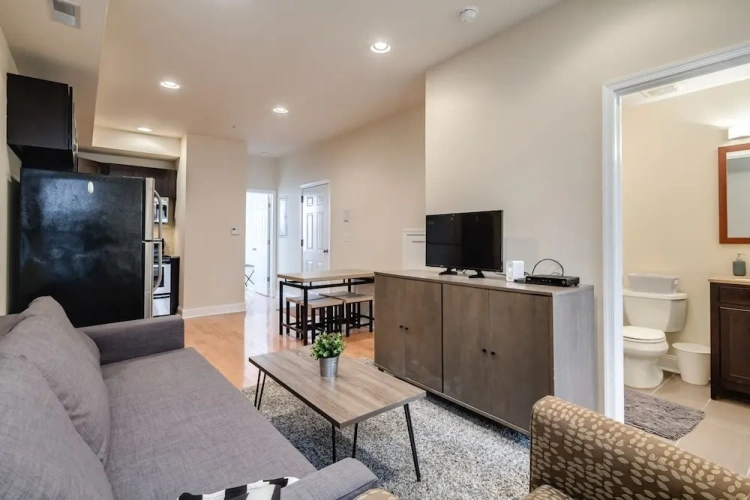 2 Bedrooms Apartment