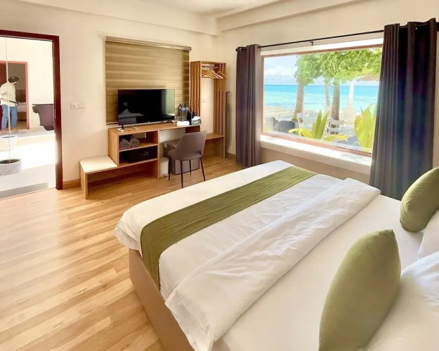 1 Bedroom Deluxe Double room with balcony and with sea view