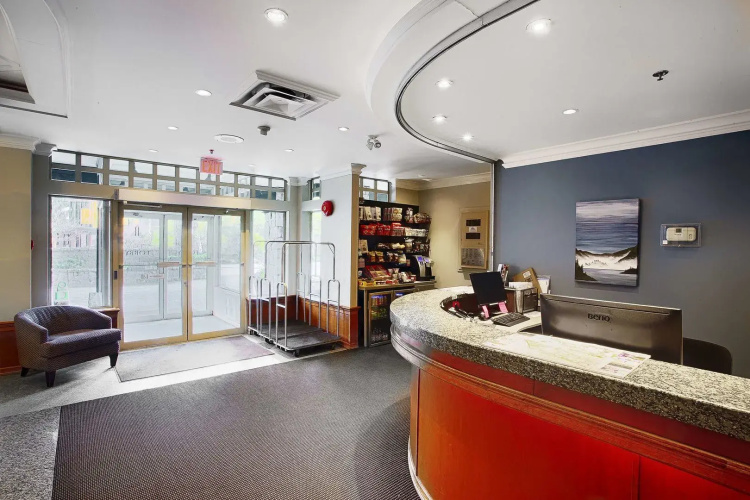 Pinnacle Hotel Whistler Village