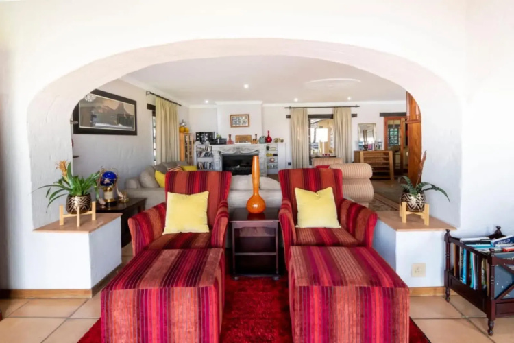 Vintage serene villa
