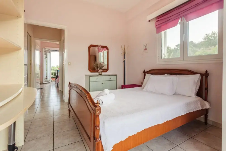 Country House with Panoramic View And Beach Access