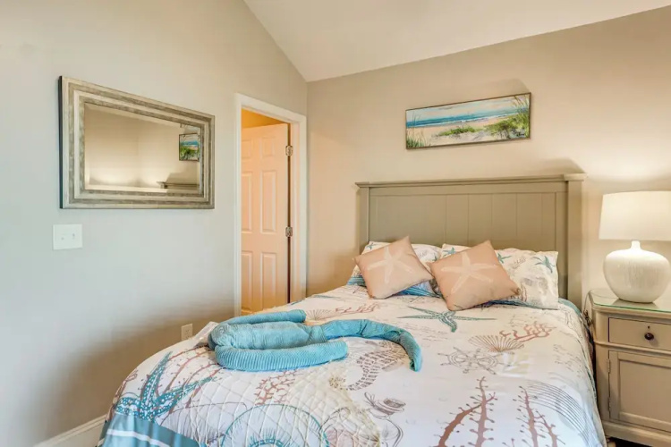 Oceanfront Duck Key Villa: 2 Marinas Steps Away!